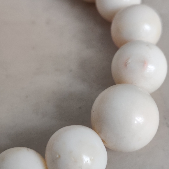 Vintage Genuine White Coral Gradient Necklace - Picture 9 of 16
